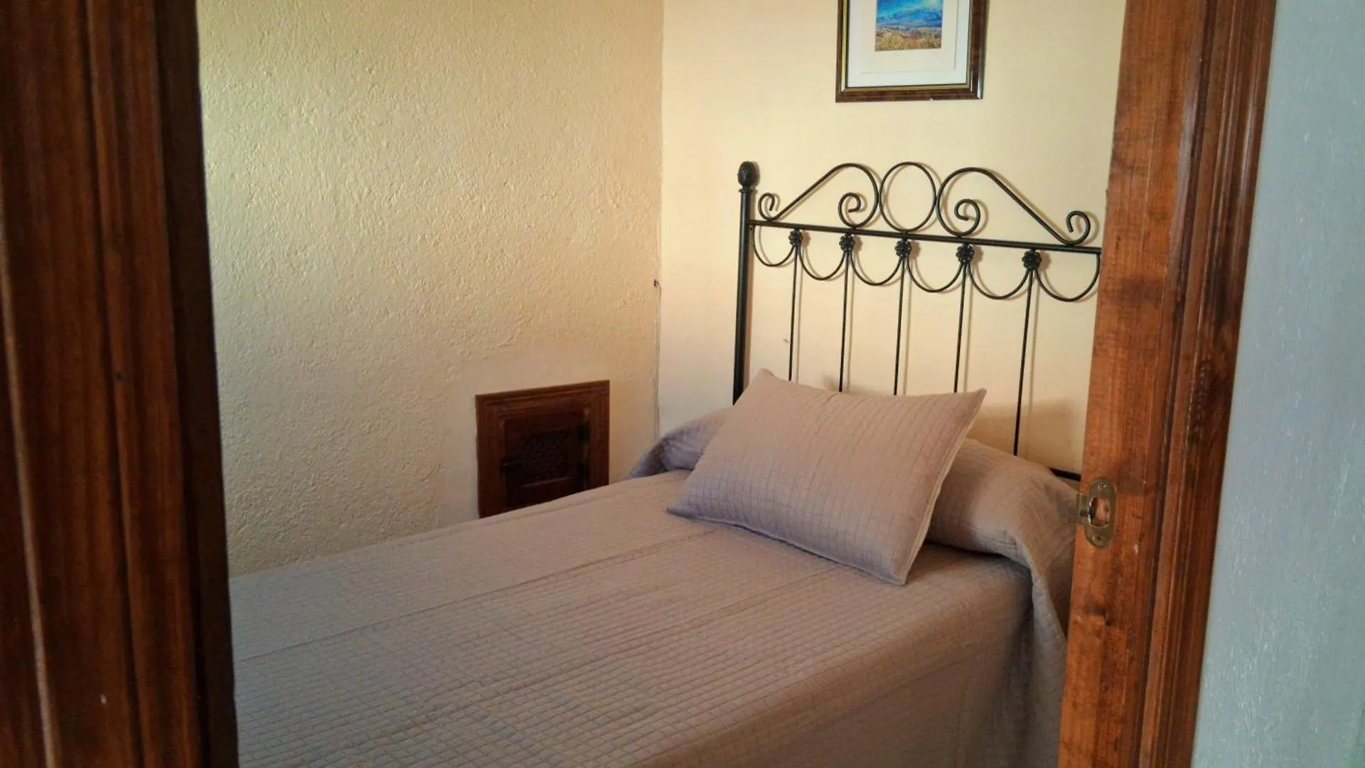 Guest house Pension La Fuente Yegen